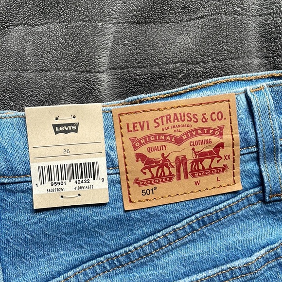 NWT Levi 501 Shorts 26 - Picture 4 of 4